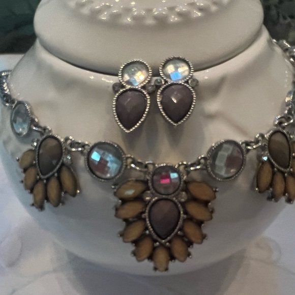 18 inch Flower Necklace  with Purple grayish/yellow faux stones and crys… - Picture 1 of 6